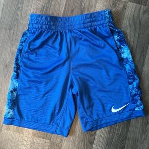 Boys M Nike shorts